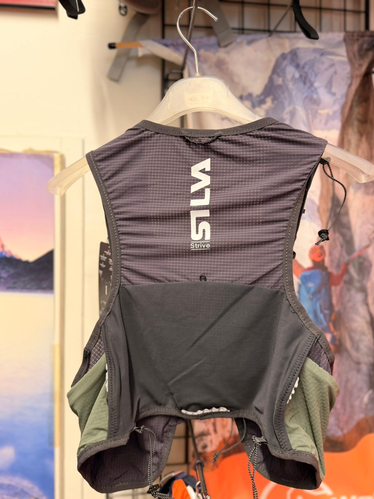 Gilet d'hydratation Silva Strive Fly Vest kaki, vue de dos